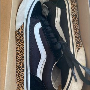 Girls VANS Animal sidewall SIZE 12.5
